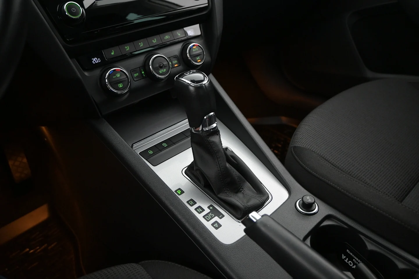 Car Image - 2BawsJ65SxunKi7u7GFmM9