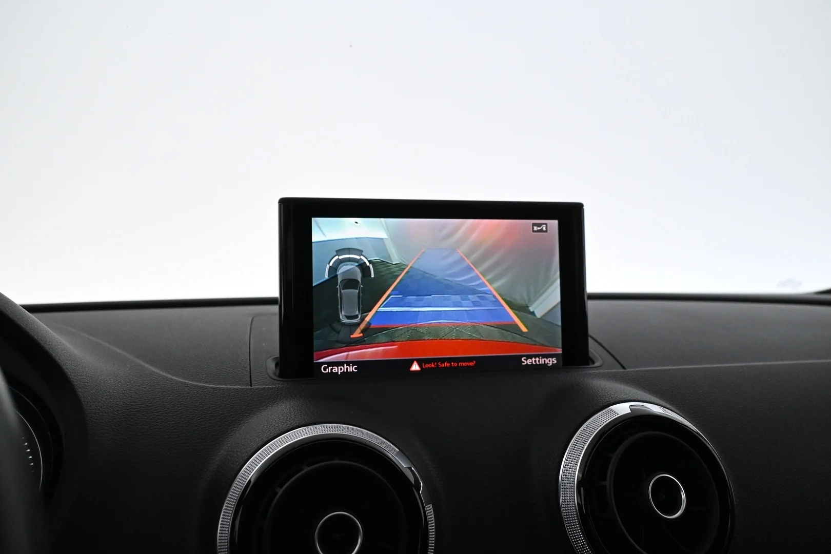 Car Image - 7uNI1i5SZ3SiNk5jHLamuD