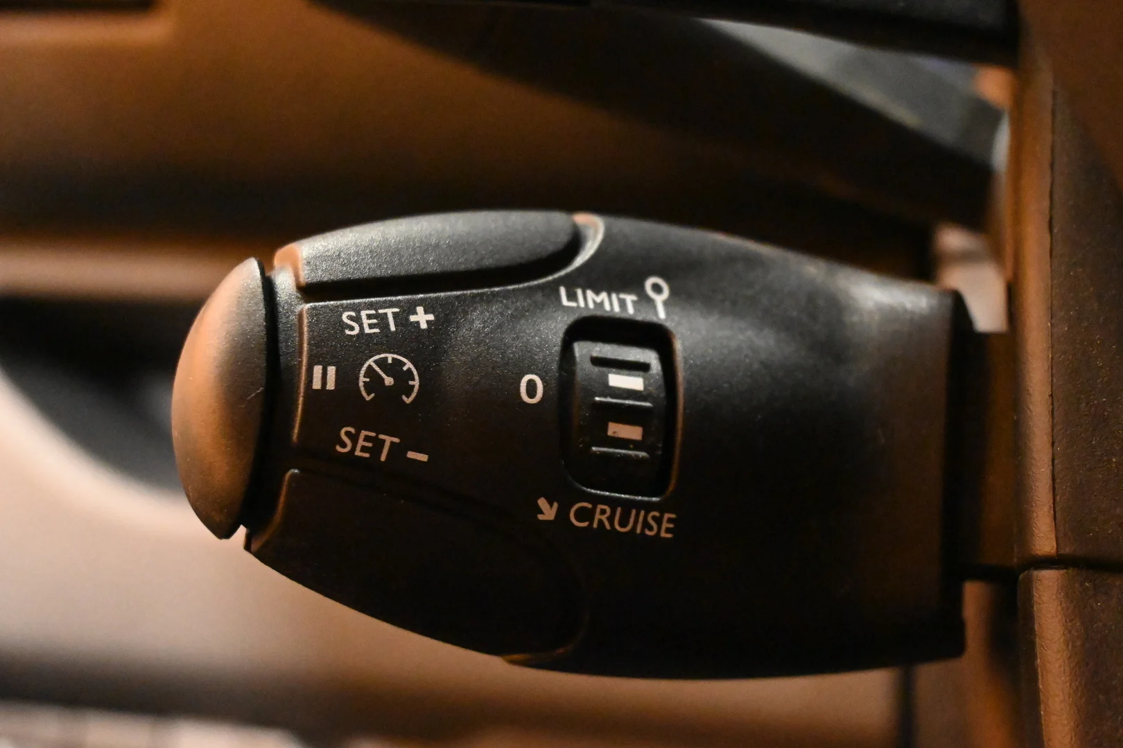 Car Image - 5CTrdCOByFZr9kVaoidIZM