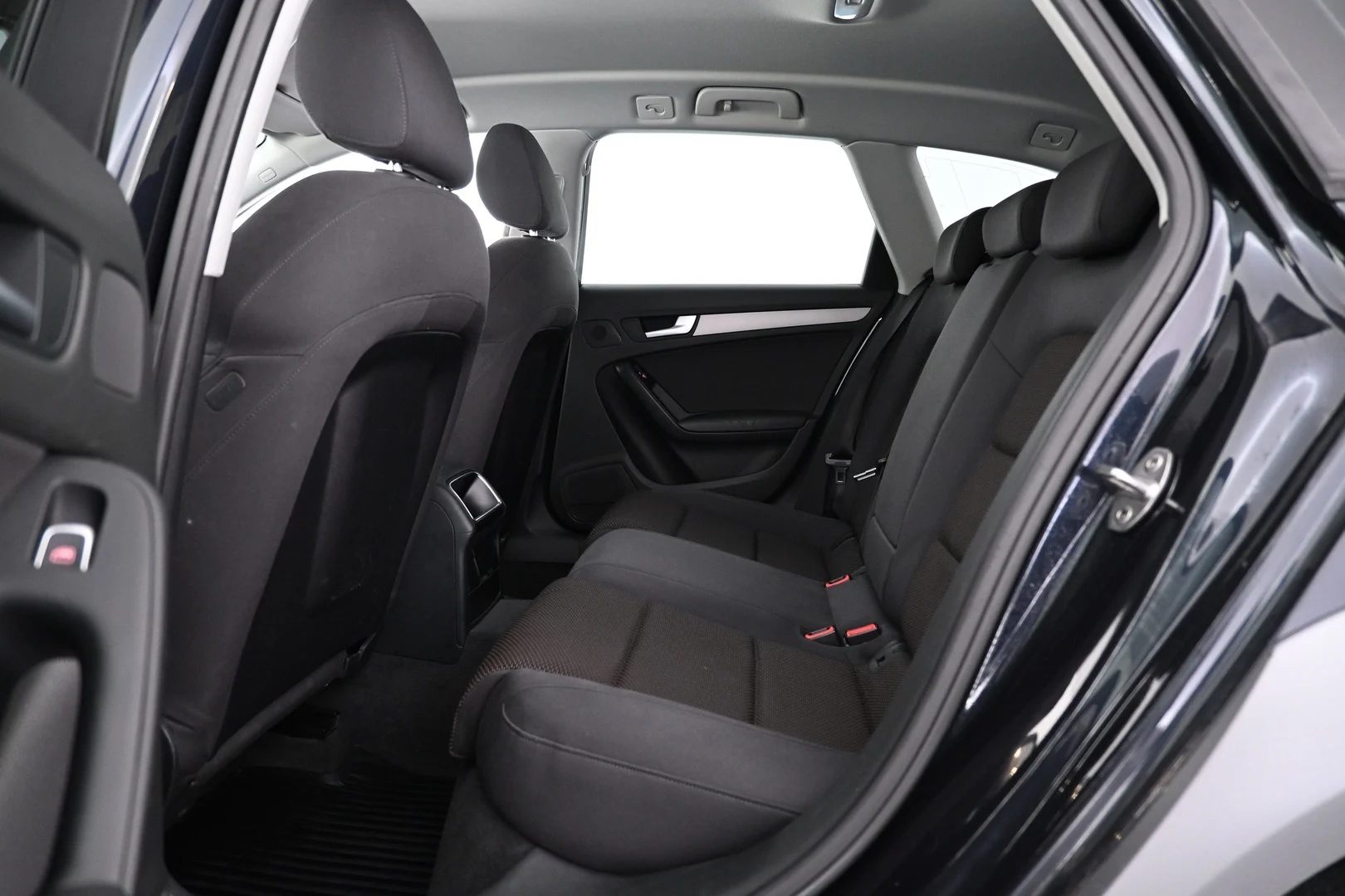Car Image - 4du8Q3XbghQKaUuiHHjuoT