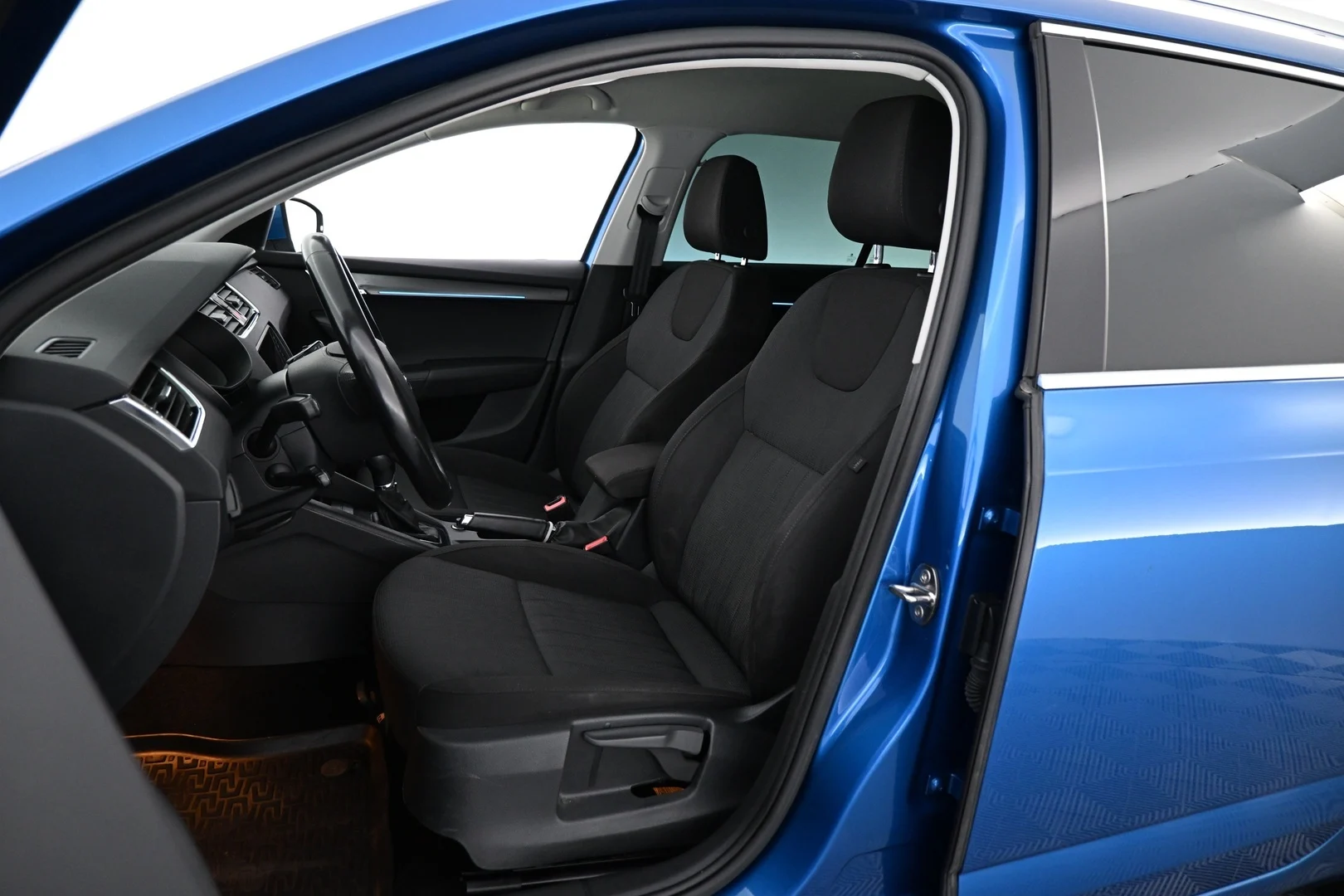 Car Image - 5tAyaN2wSI4K6ZnPQ7tA9U