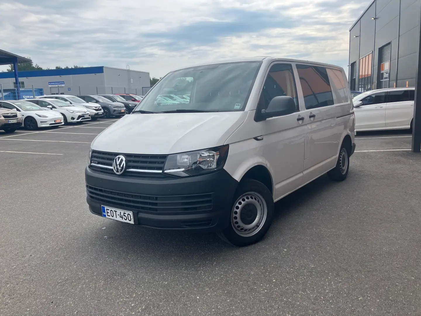 Car Image - AOCwEuwV8adroO3NOK2hh