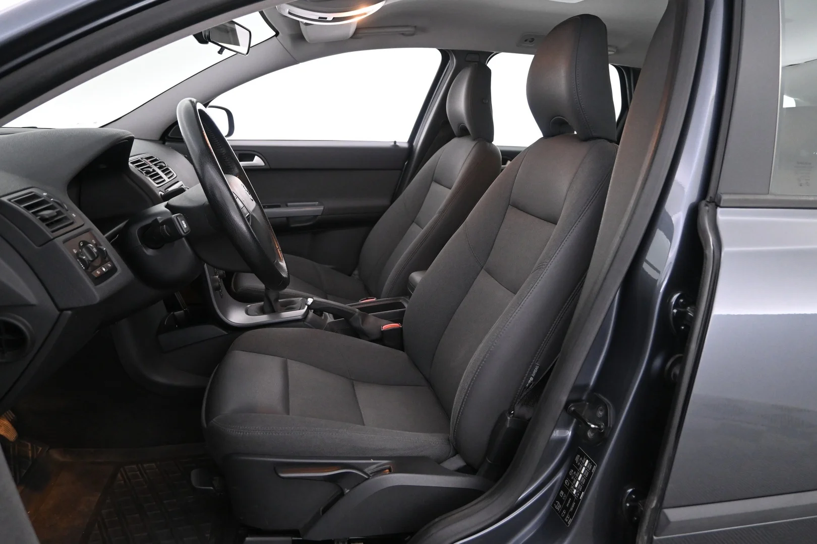 Car Image - 2tsqYO3oiWkuJgFzPNsVrN