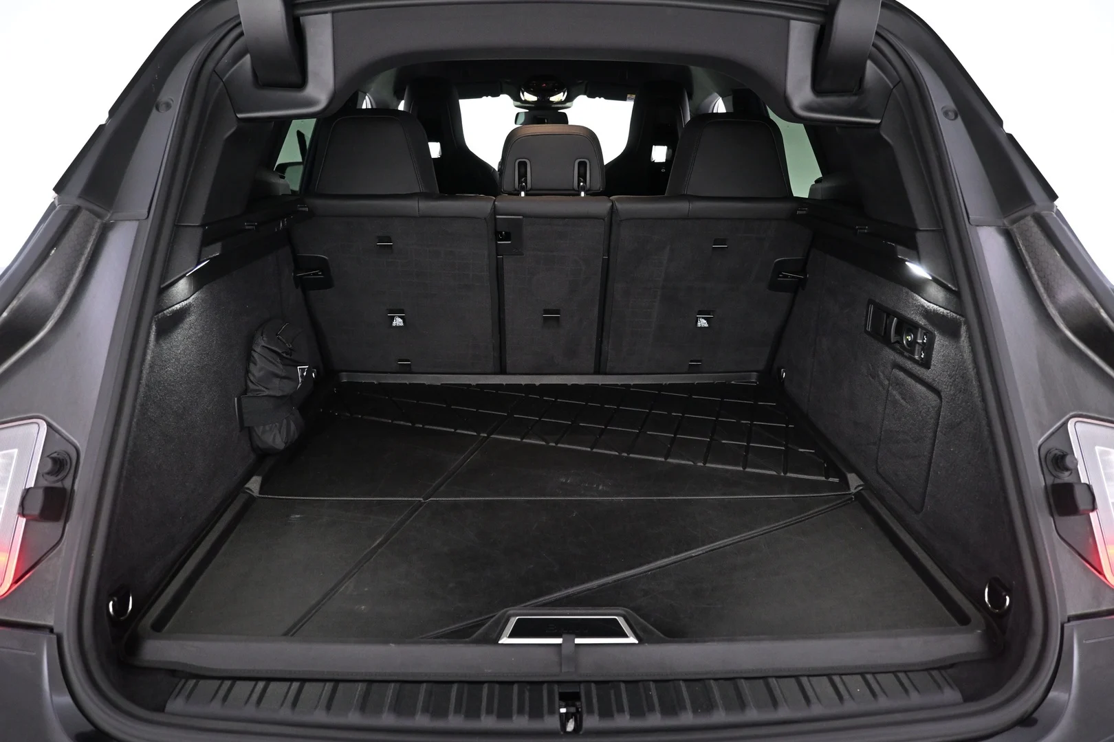Car Image - 3LESQkJxhOENf3W5RFI6Kp