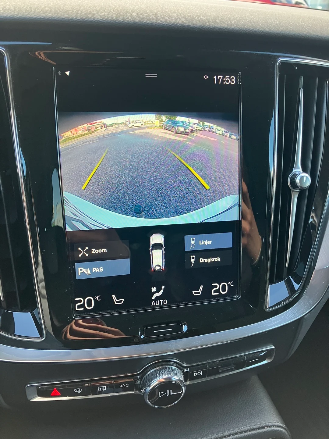 Car Image - 4QFTkOzO2H0KFVSw4eO3Ol