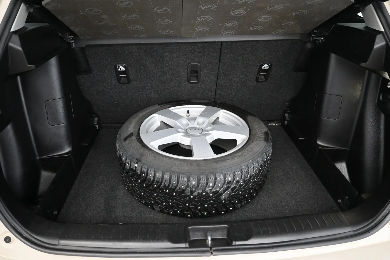 Car Image - 756sKZ9bevfo5LeBxxl11h