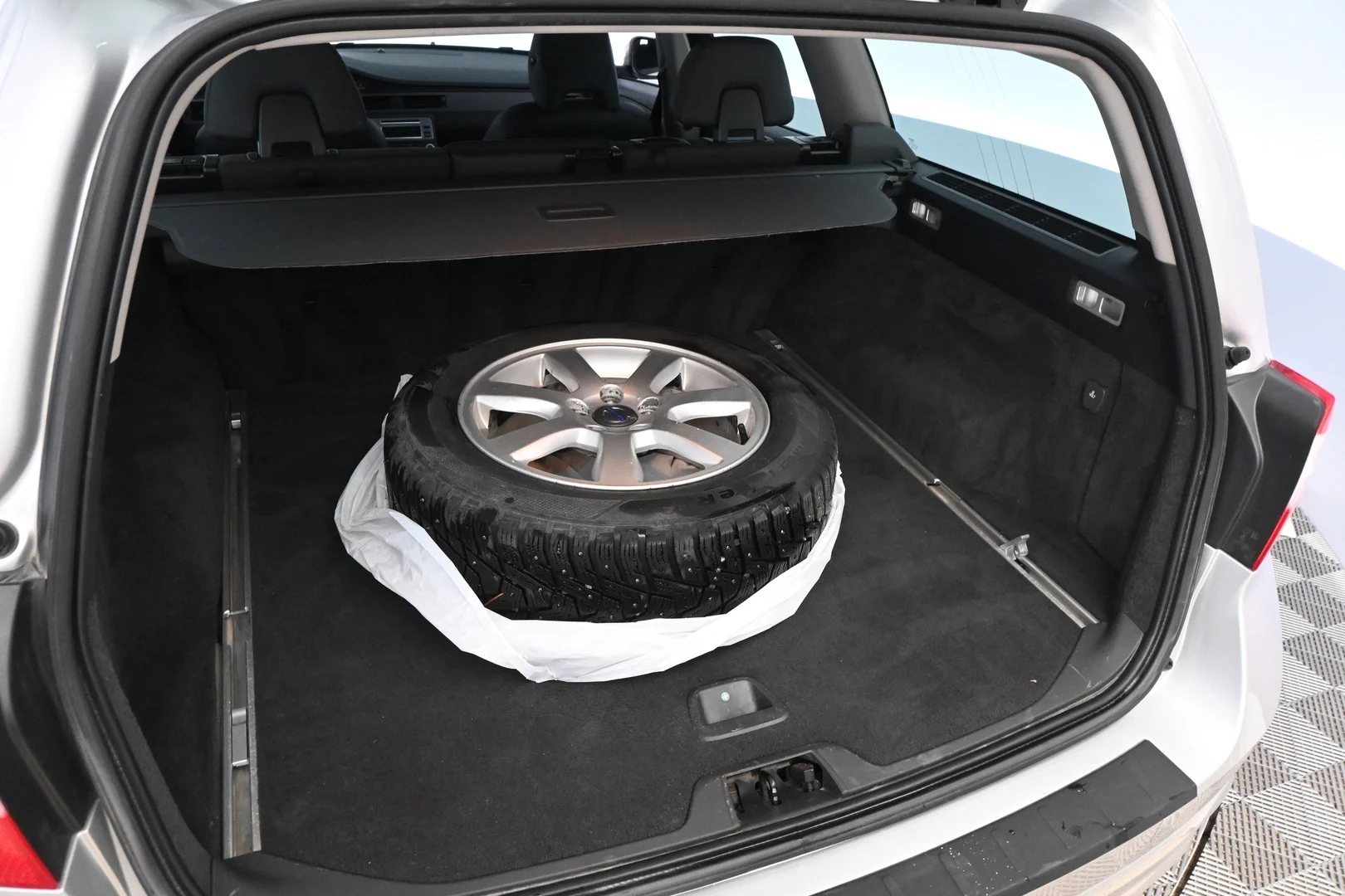 Car Image - 6Yf90YcSeWKfc2eNkdGXGz