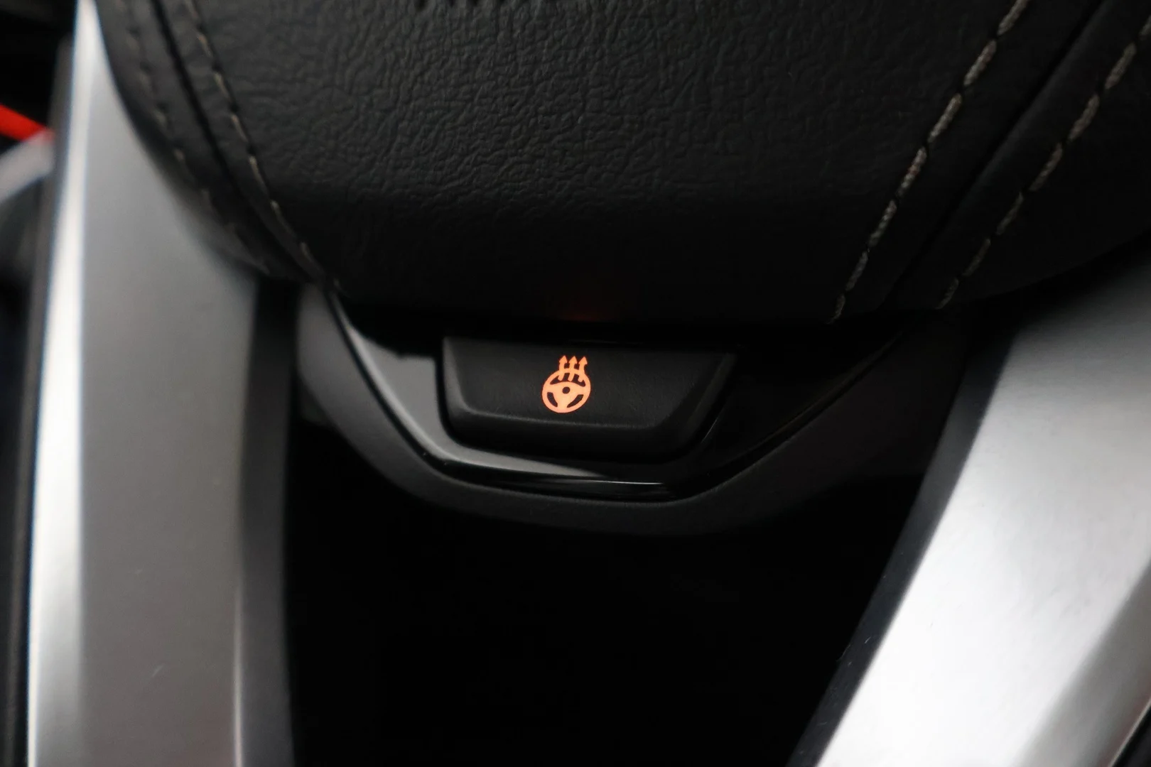 Car Image - 6tbKGmFcXYVzY8q3CuGAIF