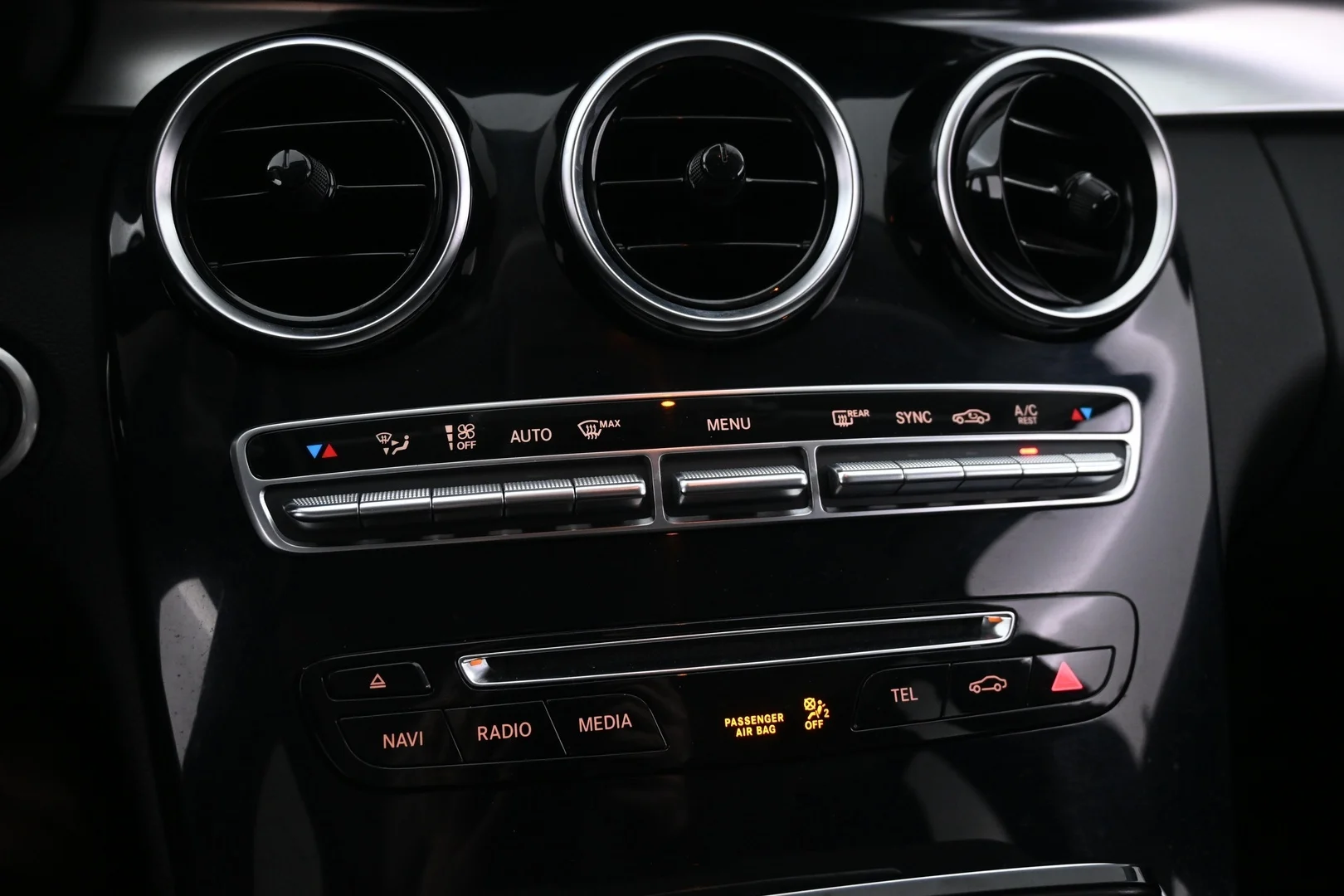 Car Image - 618XF3z8uGljtJzL2kNArI