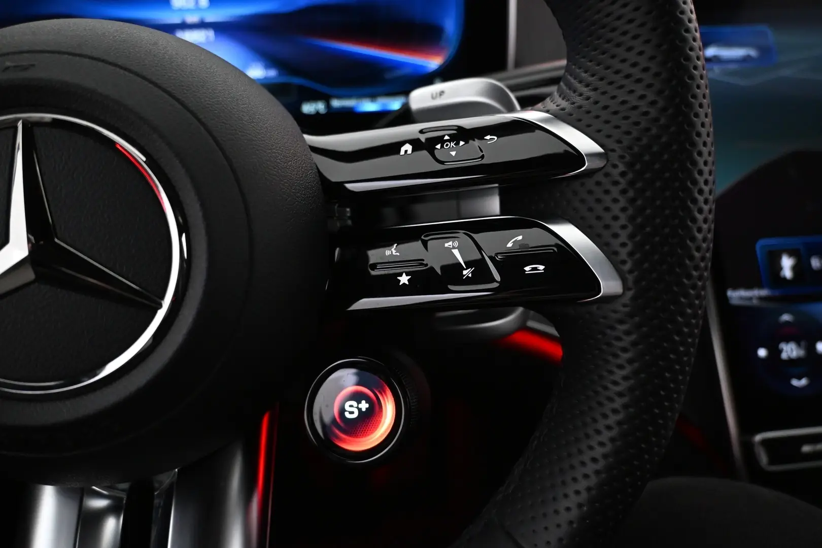 Car Image - 4wzLxsQDAf3MAywf5CwBLb