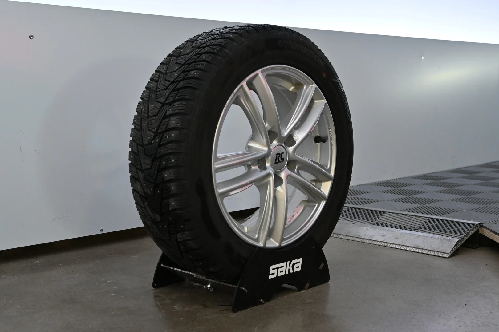 Car Image - 1jaP6xBsMjWsJrsdlBps6S