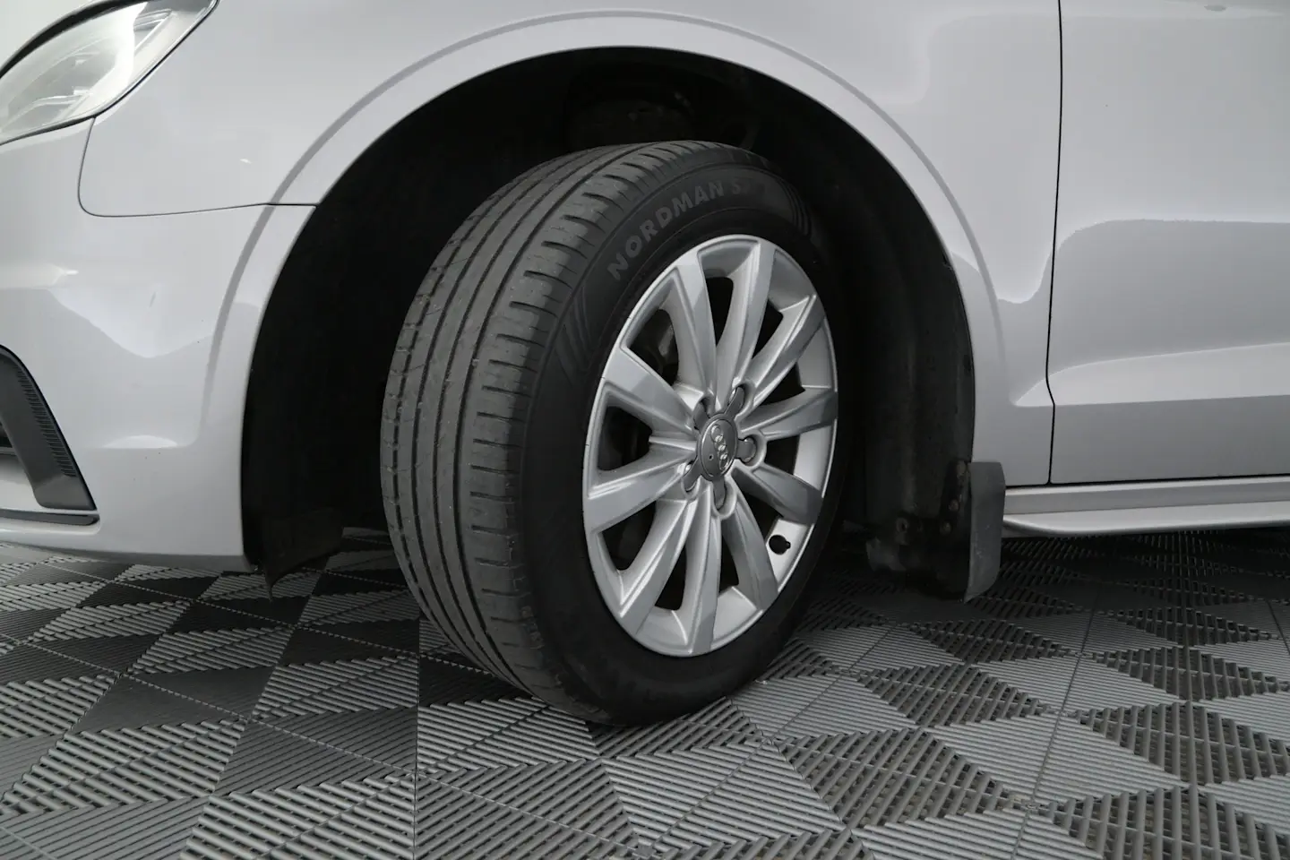 Car Image - 4J98frj5T2w5biM2U8tHGp