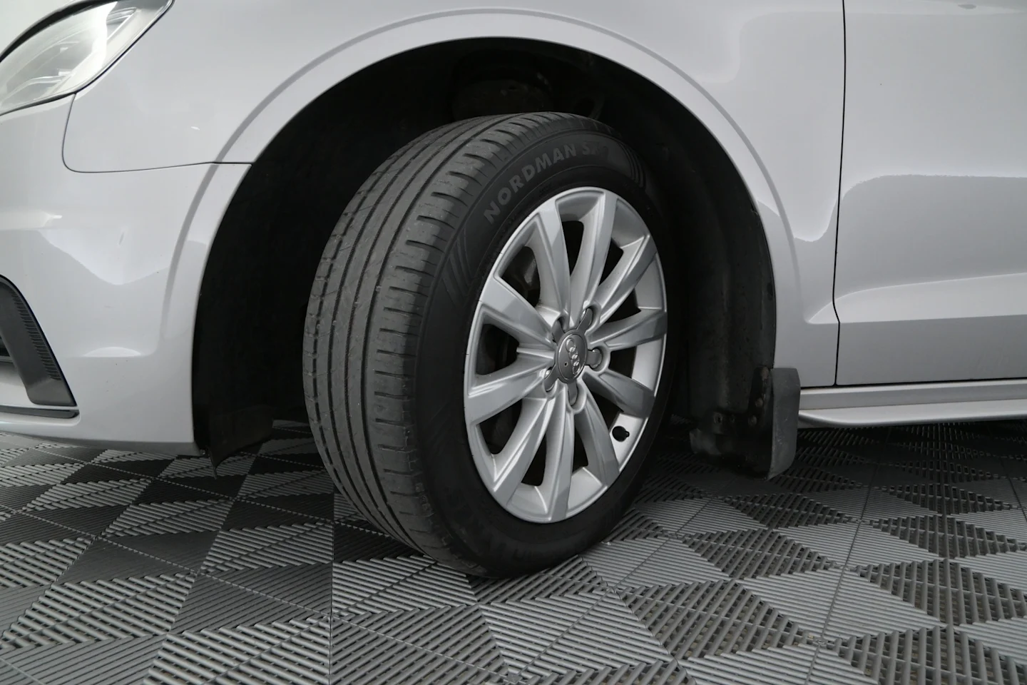 Car Image - 4J98frj5T2w5biM2U8tHGp