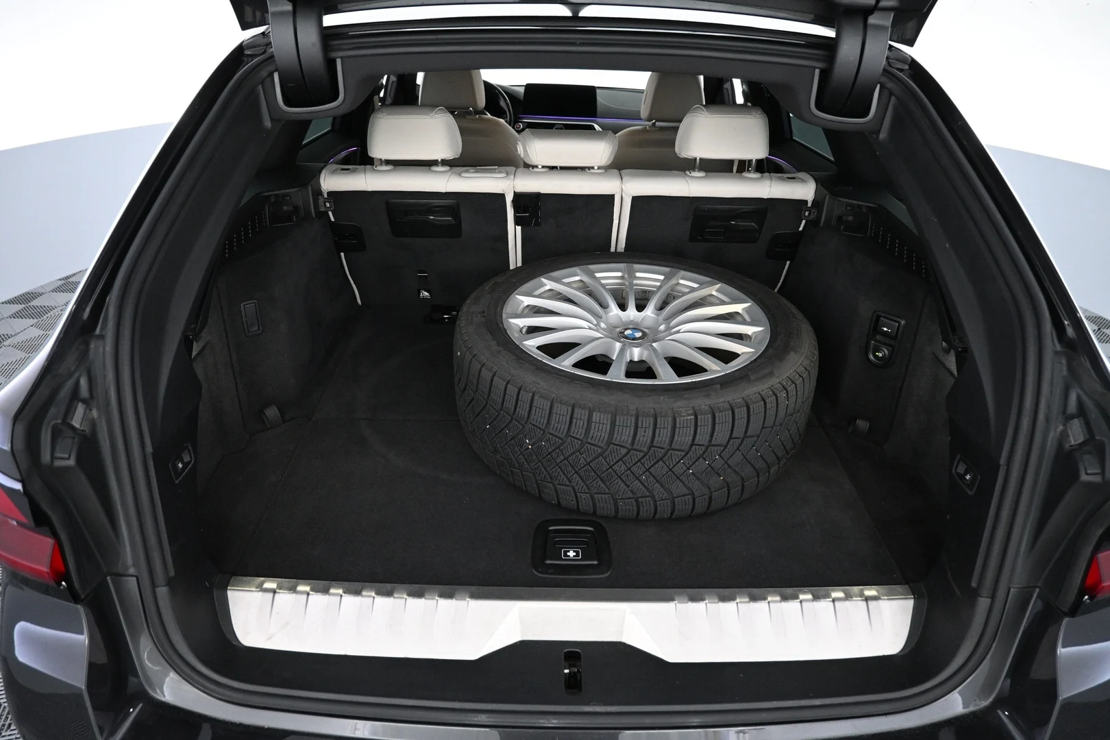 Car Image - 1hX1yc31TZU4juICgdKA6y