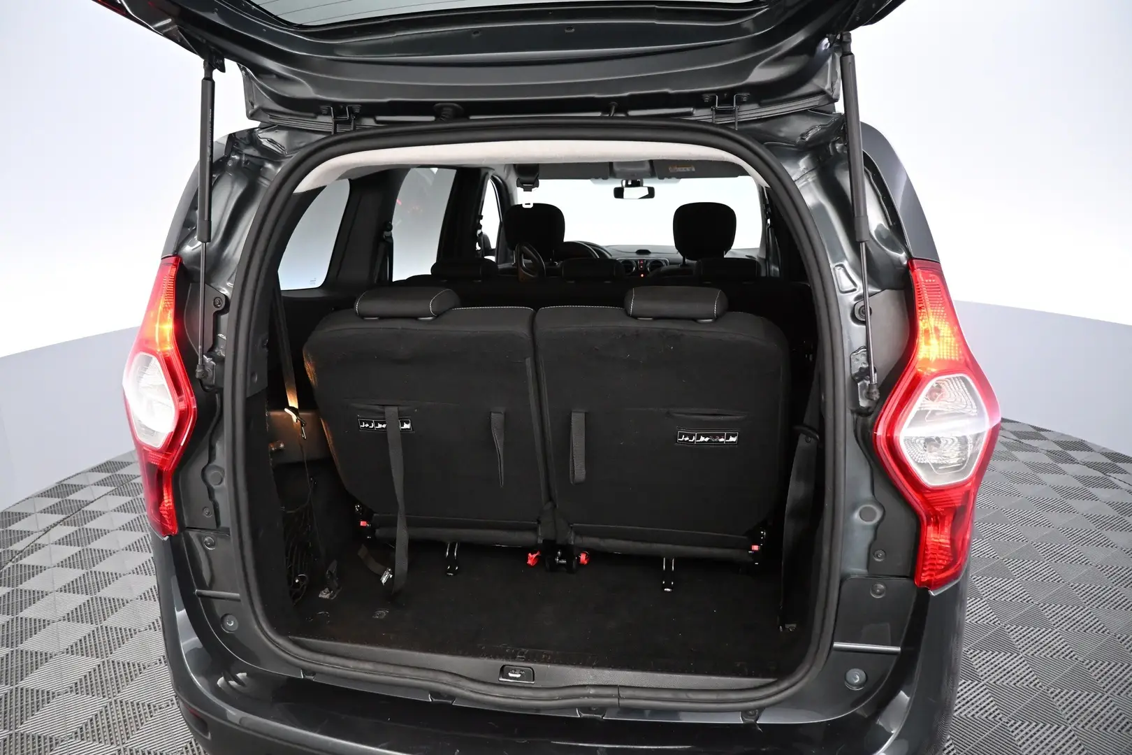 Car Image - UyXAJwbFZK1TP1A7i8STV
