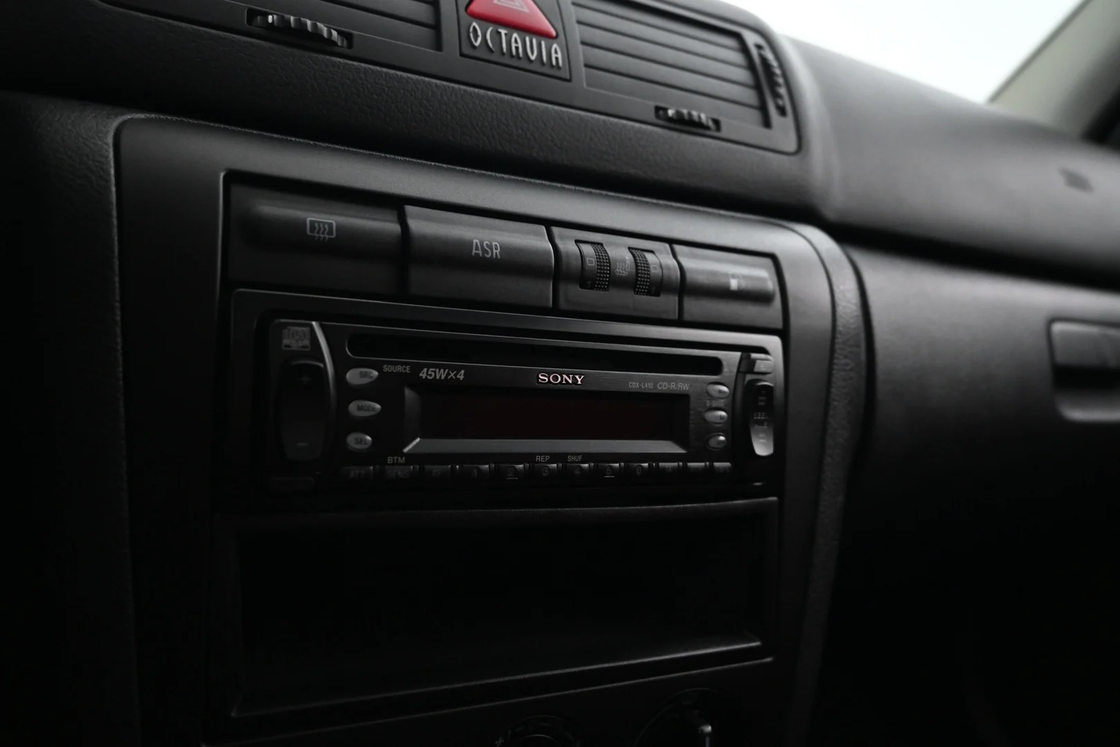 Car Image - 1UiOgzb31OzfYzTtwq638D