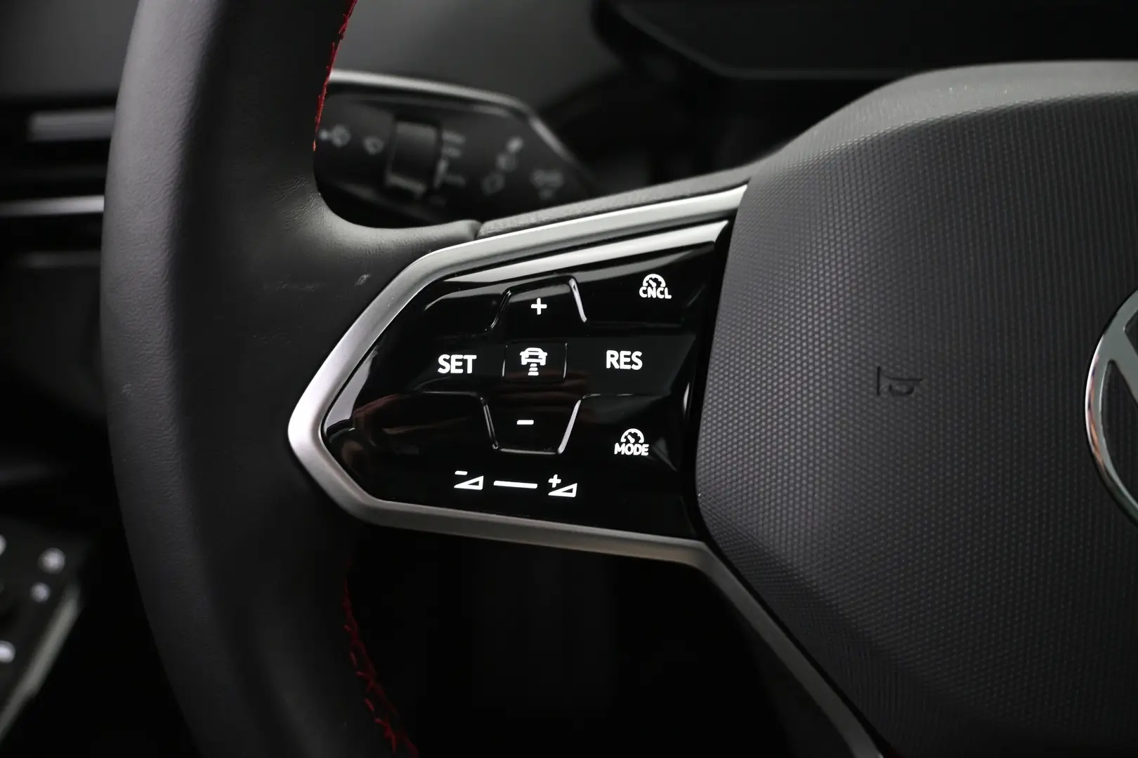 Car Image - IJkZa1Dd3LArWRJqHHel5