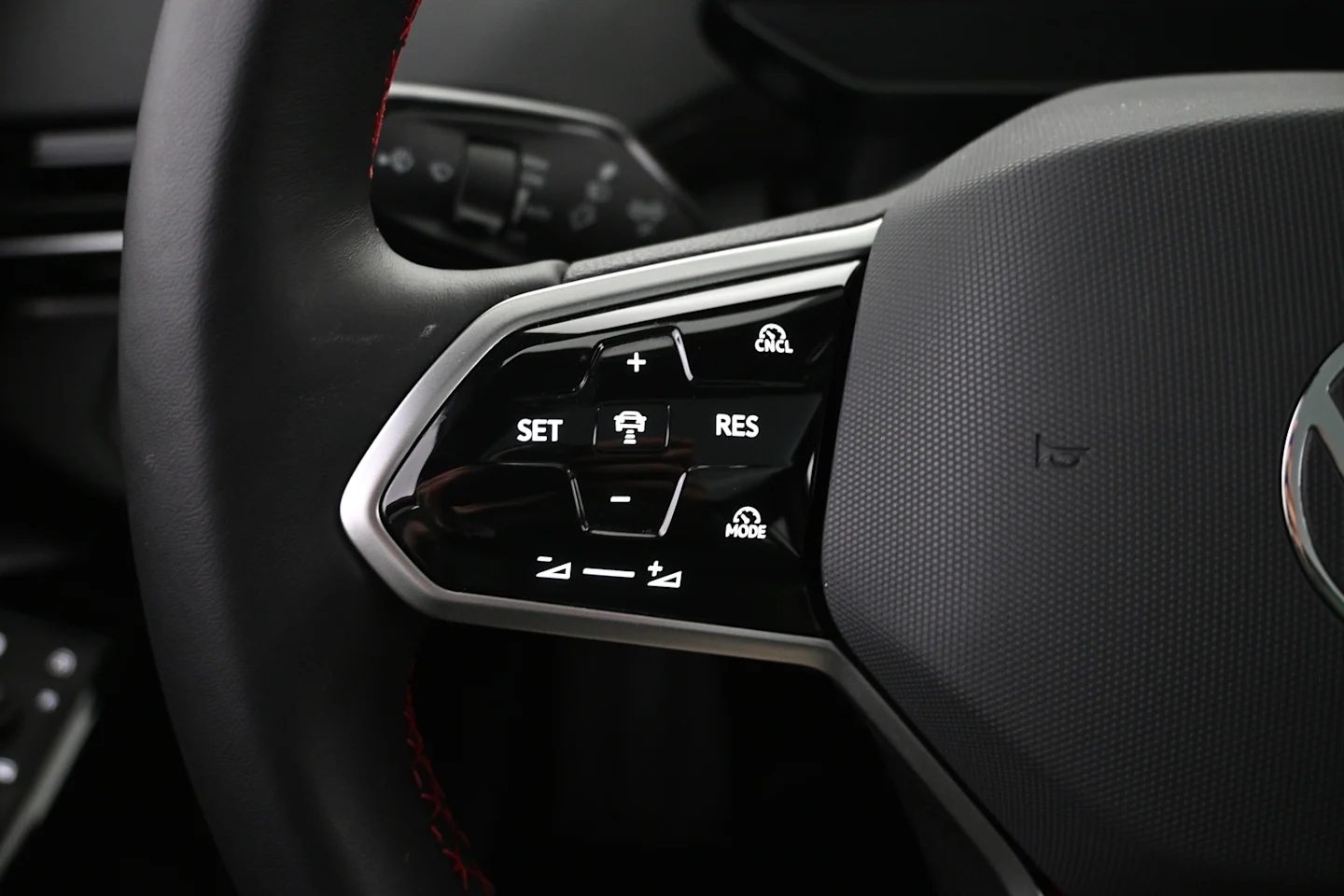 Car Image - IJkZa1Dd3LArWRJqHHel5