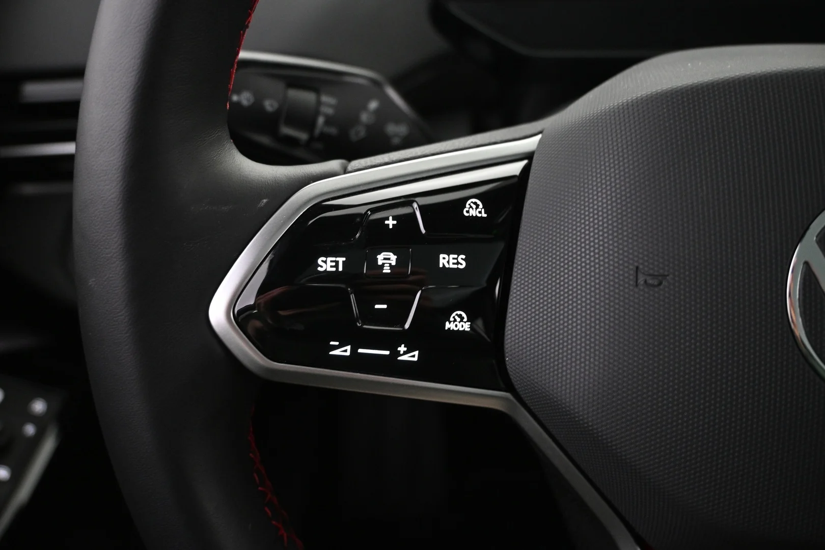 Car Image - IJkZa1Dd3LArWRJqHHel5