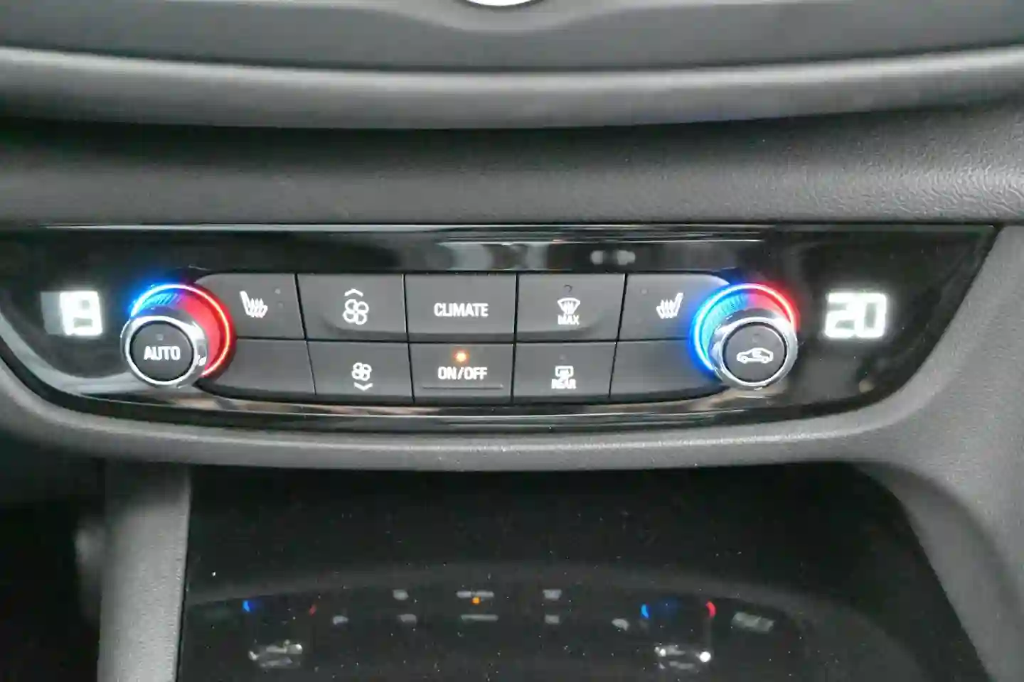 Car Image - 307thW2deAAYzTdgr2ENDo