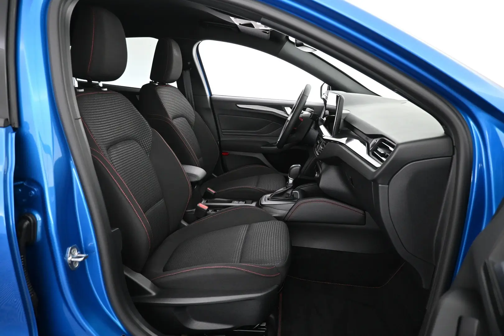 Car Image - 3Q0B6ZzEMtaUoq1jWaJdaL