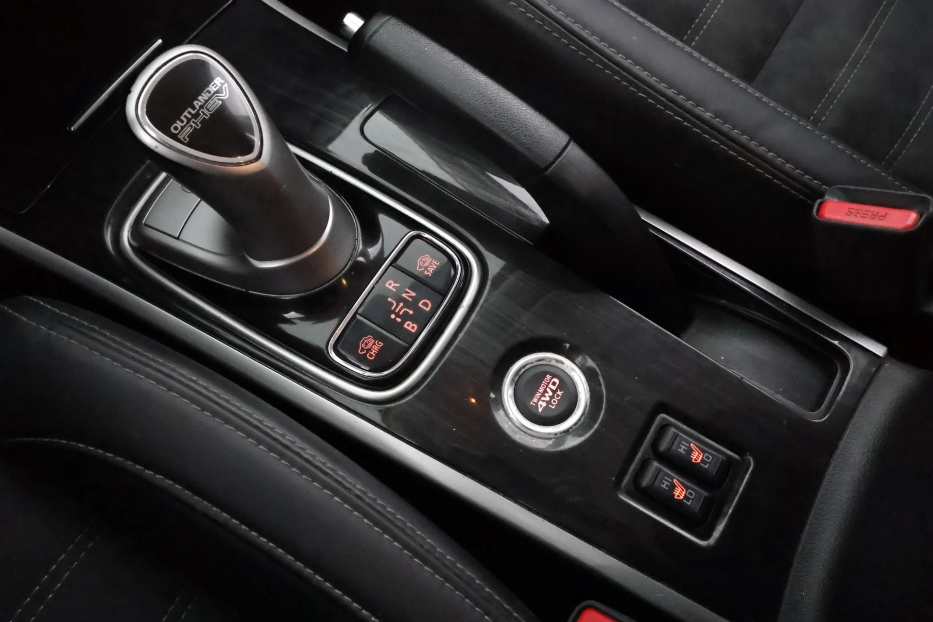 Car Image - 4Ym8lT3vHlbhAoj3nLgusf
