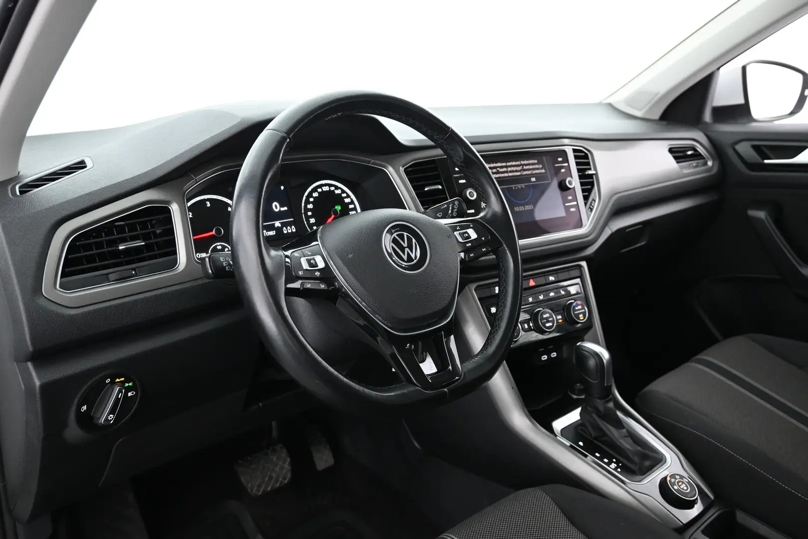 Car Image - pt1HDO1JH8iSDLHhVaG5n