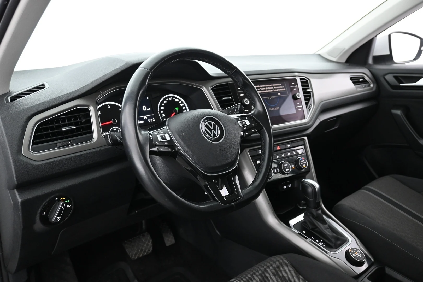 Car Image - pt1HDO1JH8iSDLHhVaG5n