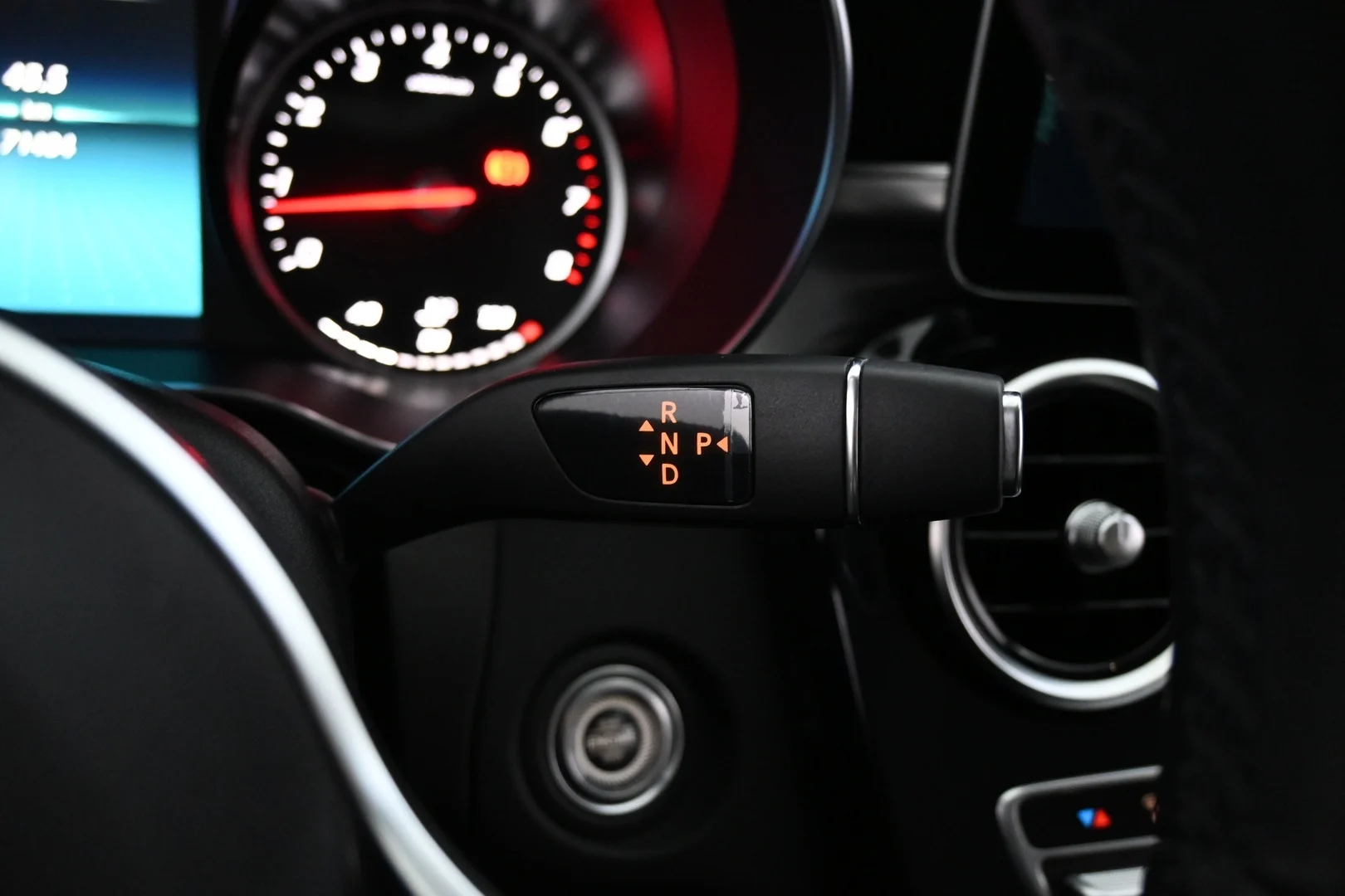 Car Image - 2SsqXMjY9MV1r5rCEtqHZa