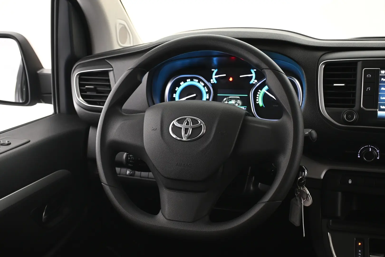 Car Image - 4EbNjsYa0u3fIhQxfy3PPi