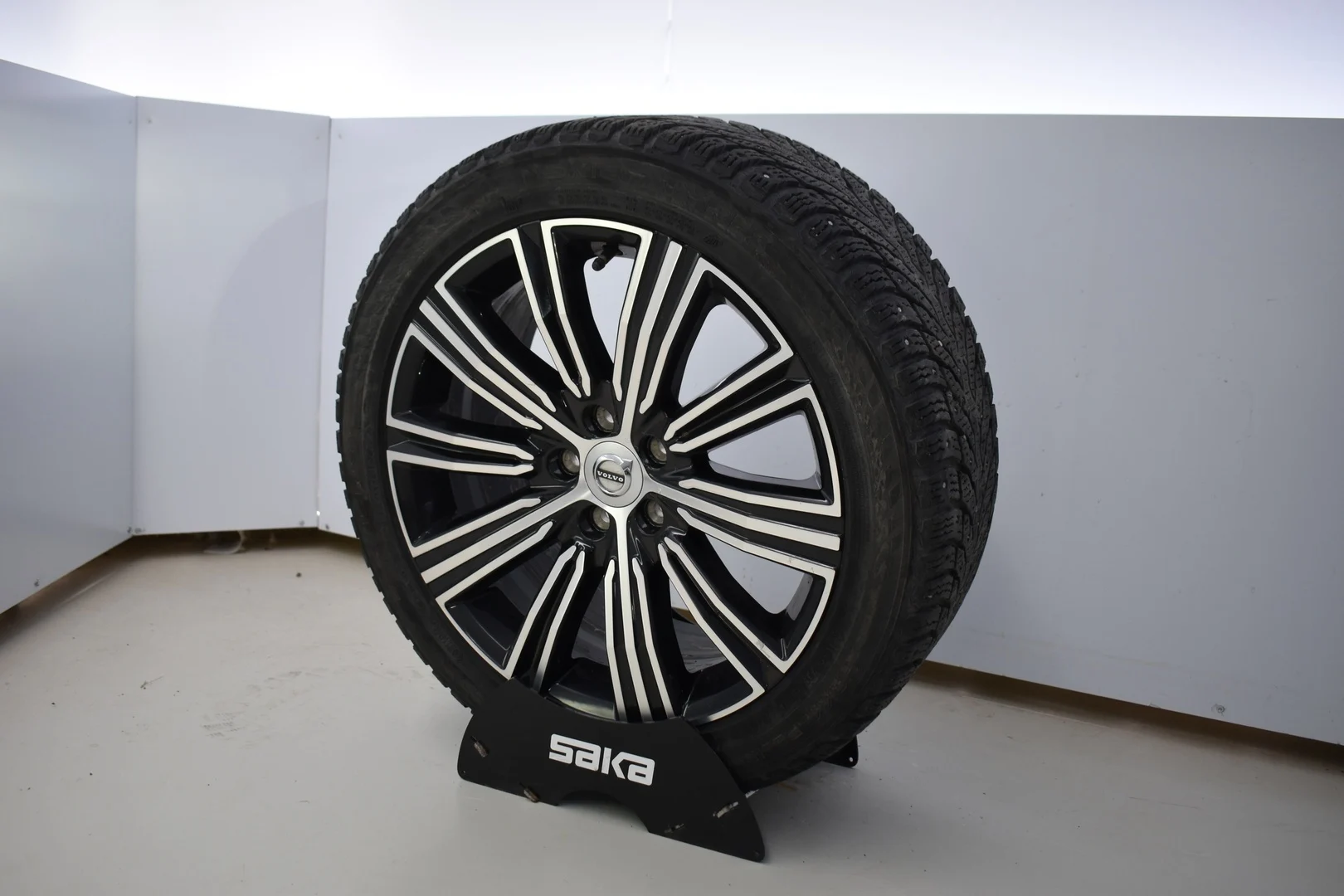 Car Image - 6JGLMe3lGI9E5AAqWEliLY