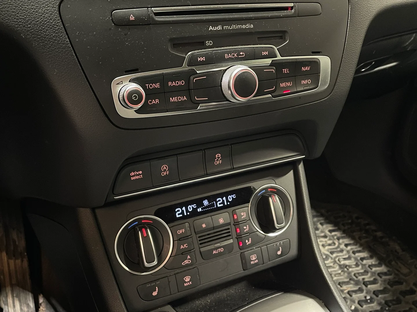 Car Image - 4ENNuO2E9VbbLiDizYFTuQ