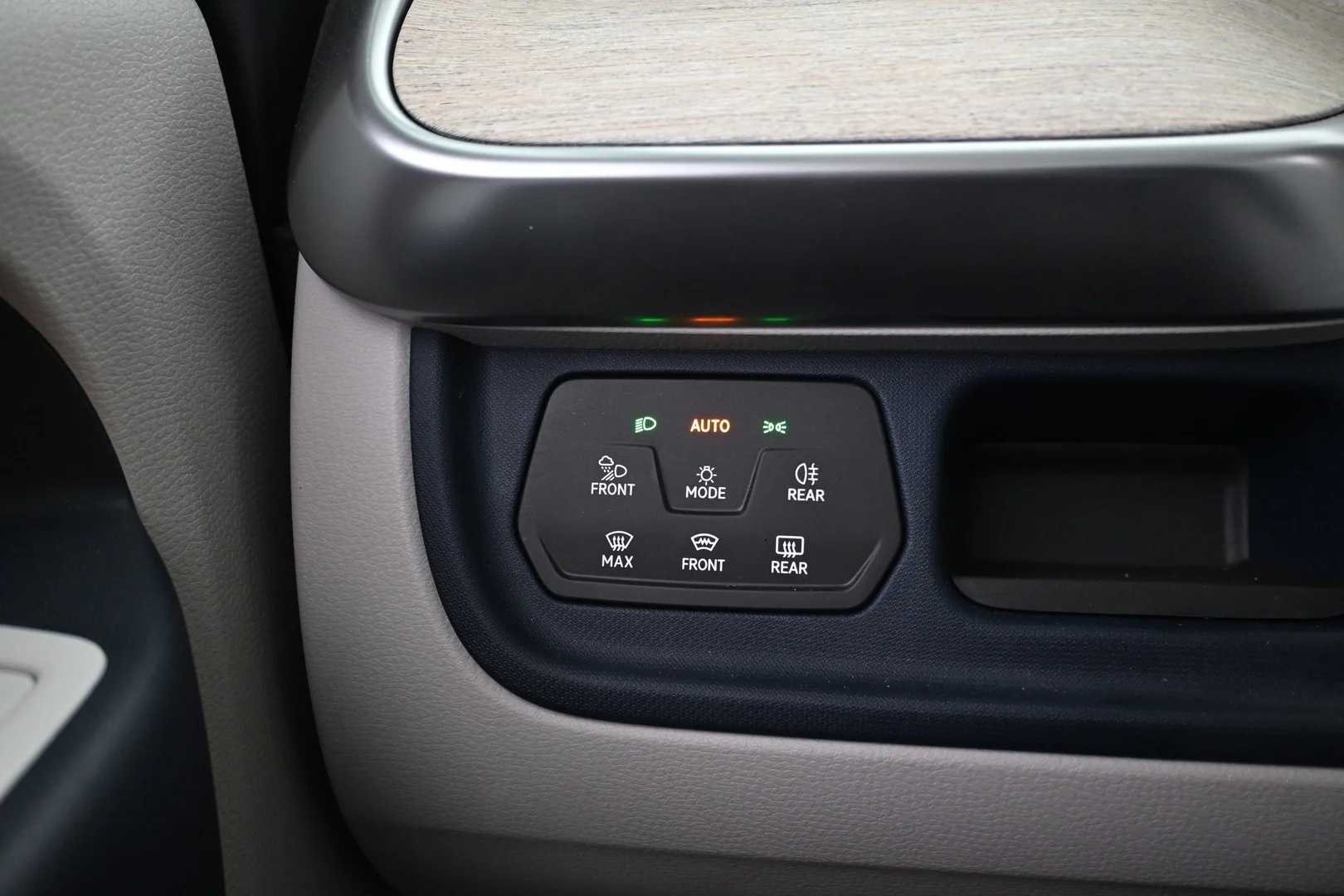 Car Image - 4wIv2Y1RNKtPKooBX0C2xs