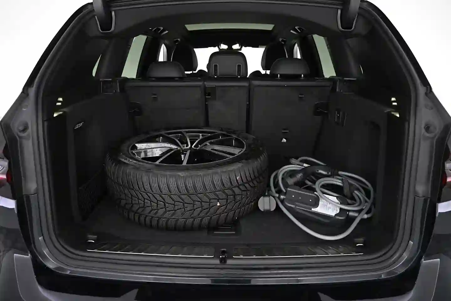 Car Image - 6iLASqGFR5Weqnzj4Jpbcc