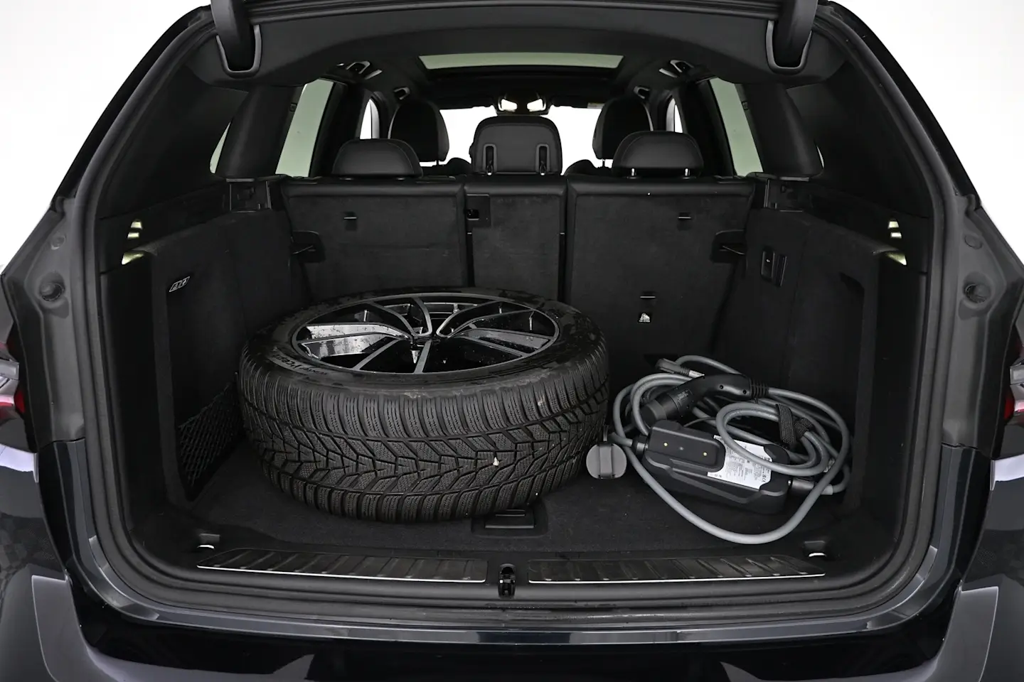 Car Image - 6iLASqGFR5Weqnzj4Jpbcc