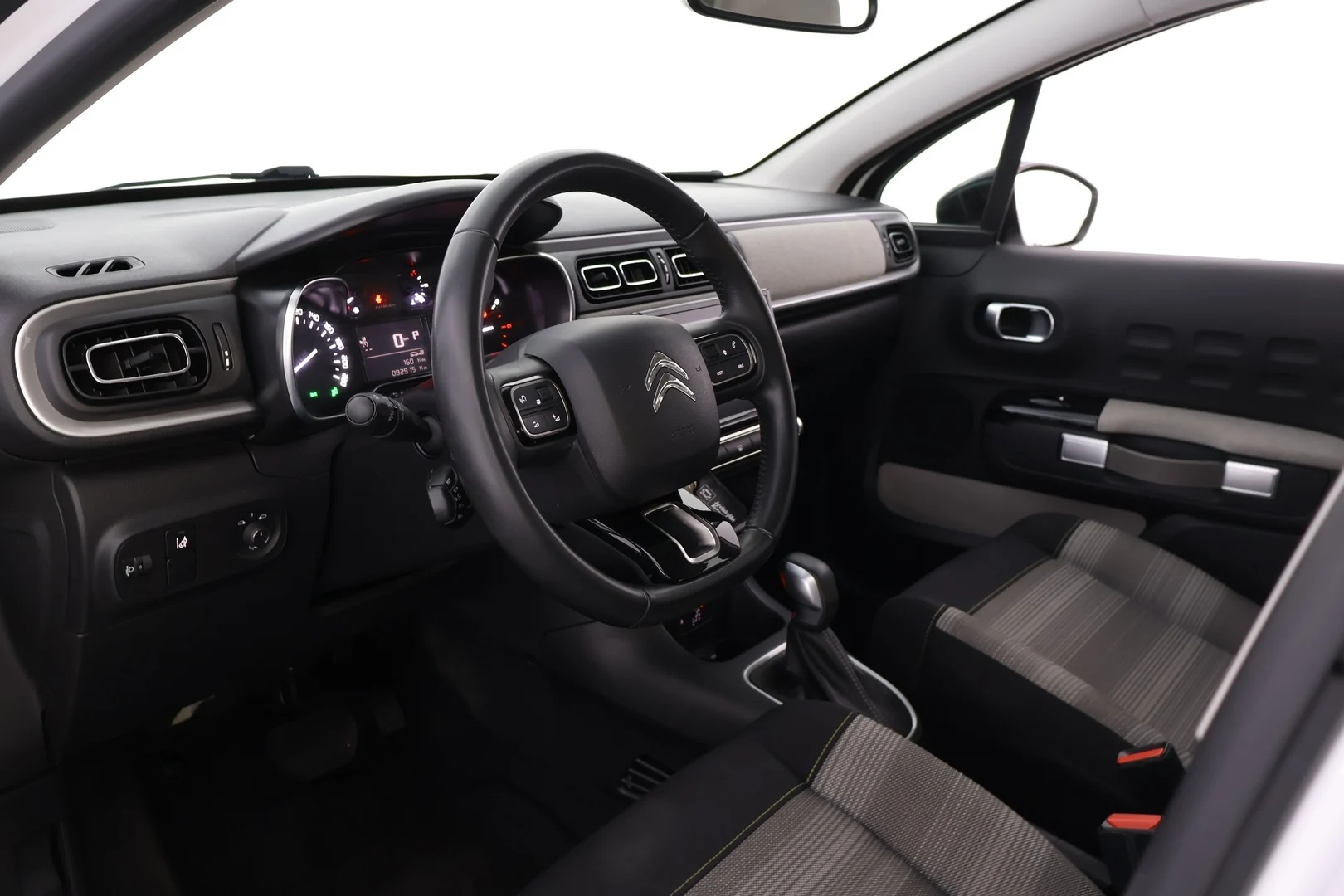 Car Image - 3szWca2g4XhDOVdSAhBeN6