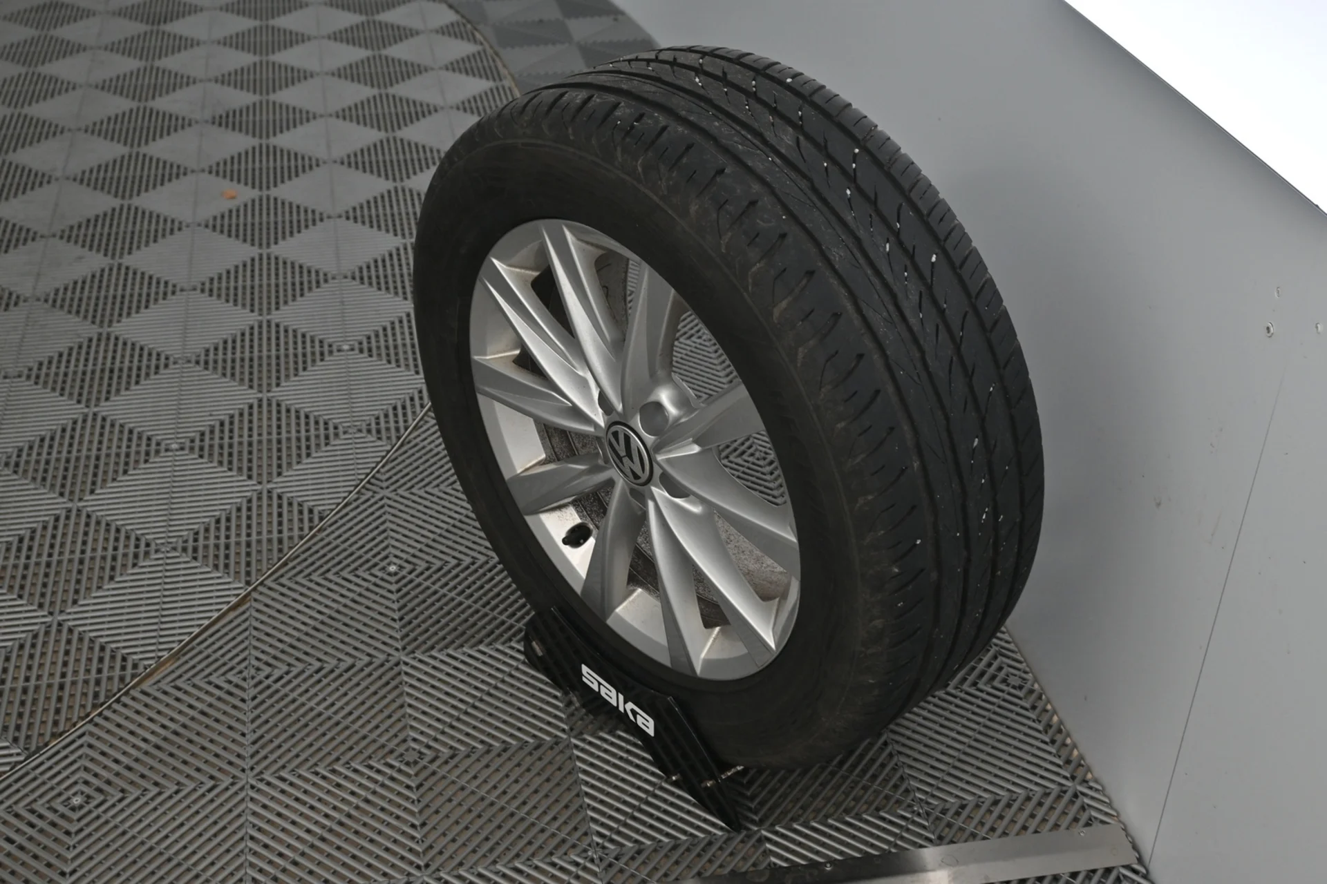 Car Image - 2jsa5pxqfQYAlQUCIvXHPi