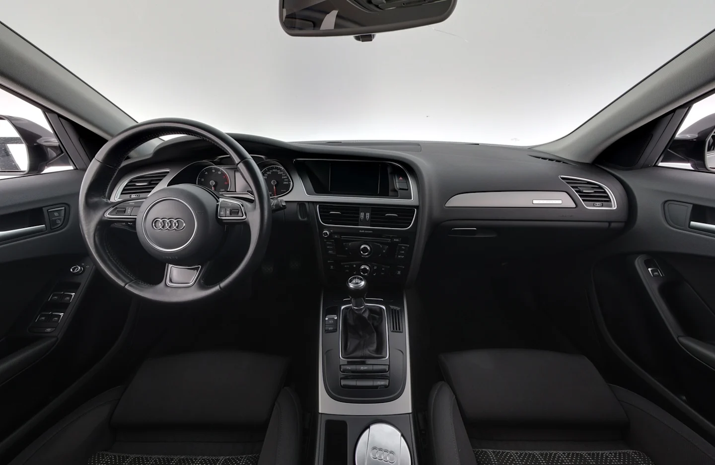 Car Image - 7HzJIOJfSh5kYWFG3XE5Kp