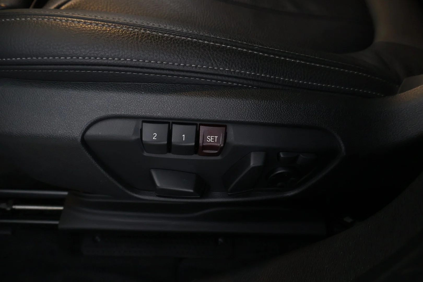 Car Image - 1v35O8j8XNIqpy3MDoNd6E