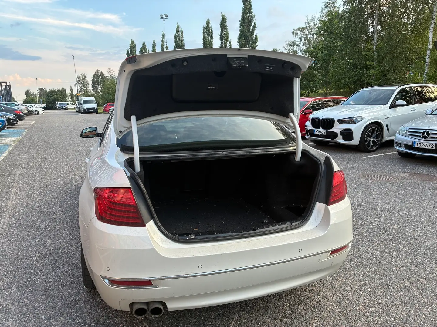 Car Image - 2xw77m5w355Yamdi1dH8NQ