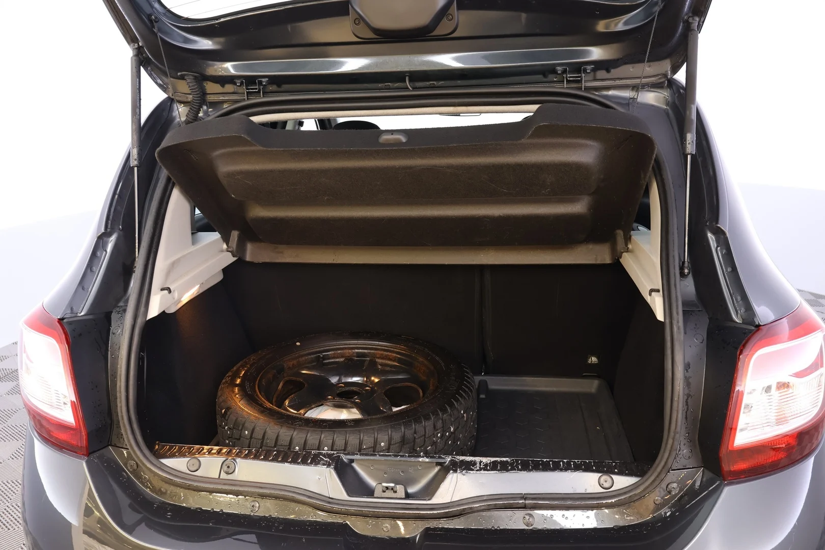 Car Image - OnawQlCJ6OCP8zspSQneH