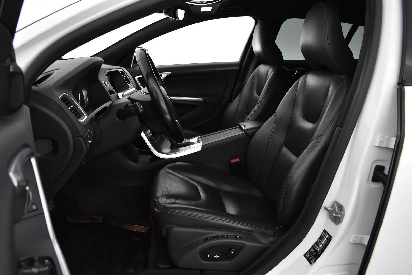 Car Image - mK0RS0aUzjF8TR6J5GaXl