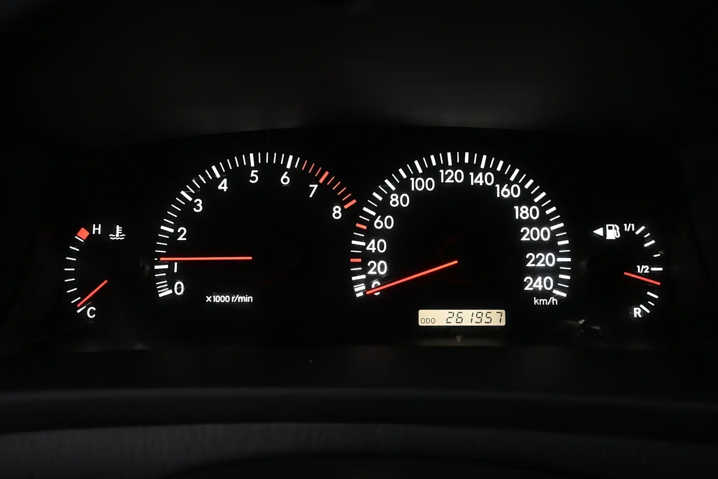 Car Image - 3z5XIPdRKdSnTrwzjjnVur