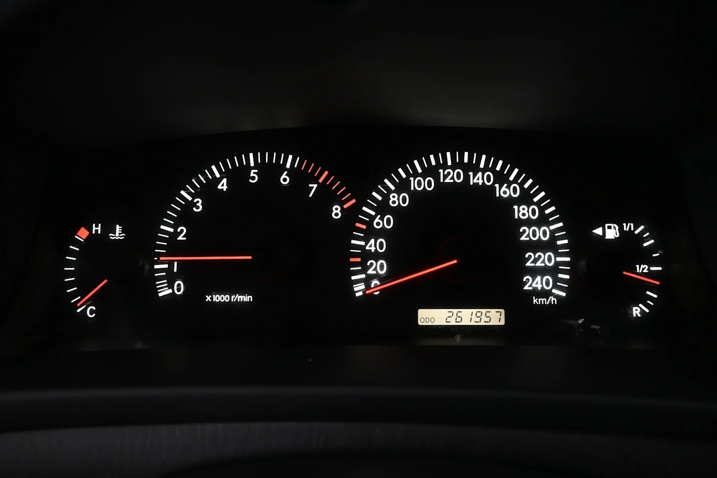 Car Image - 3z5XIPdRKdSnTrwzjjnVur