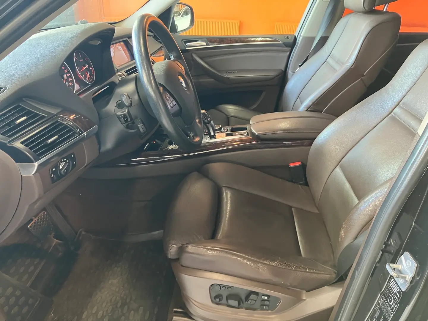 Car Image - 305WxamxhZKiyhbr3yrE4T