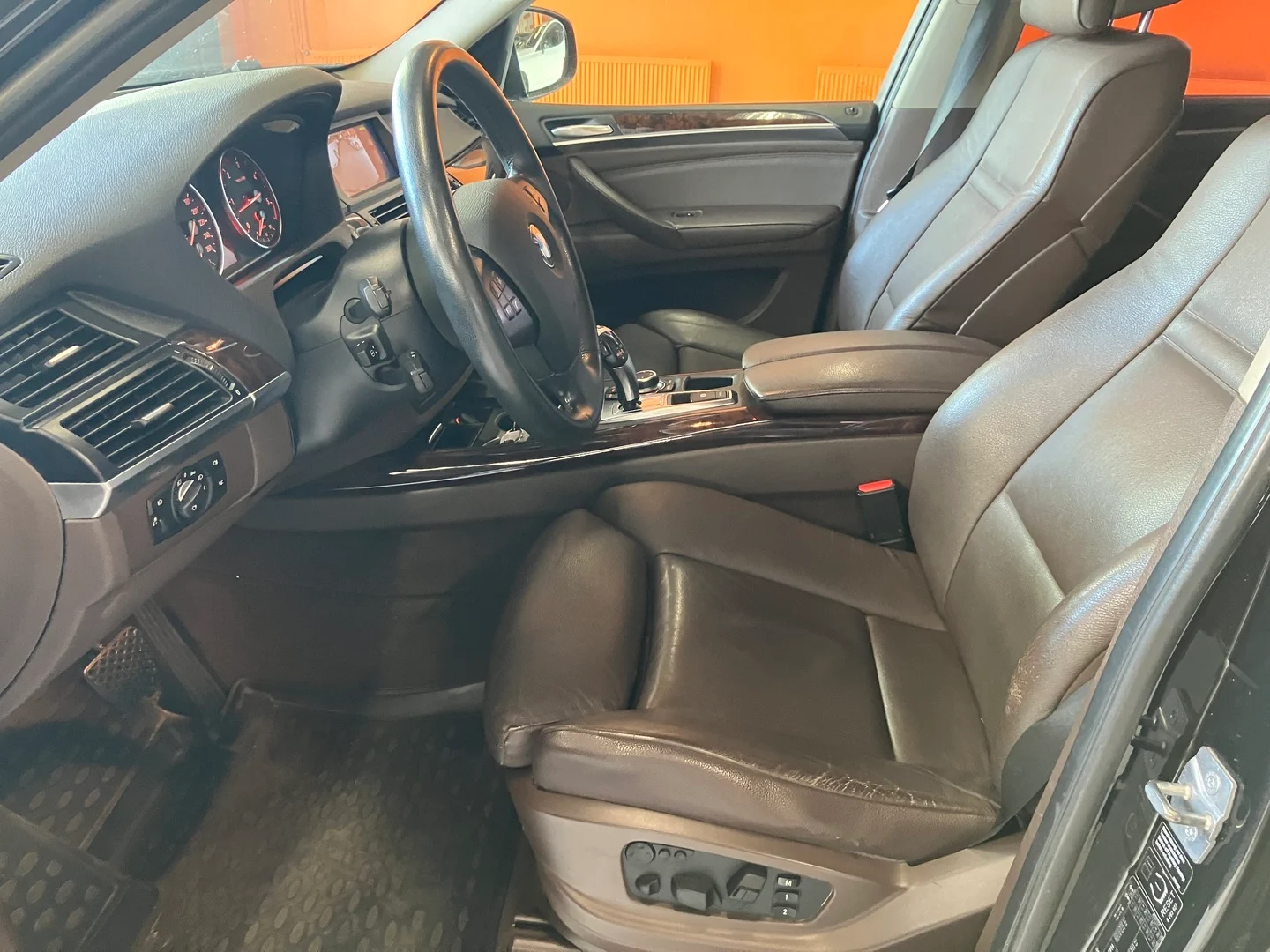 Car Image - 305WxamxhZKiyhbr3yrE4T