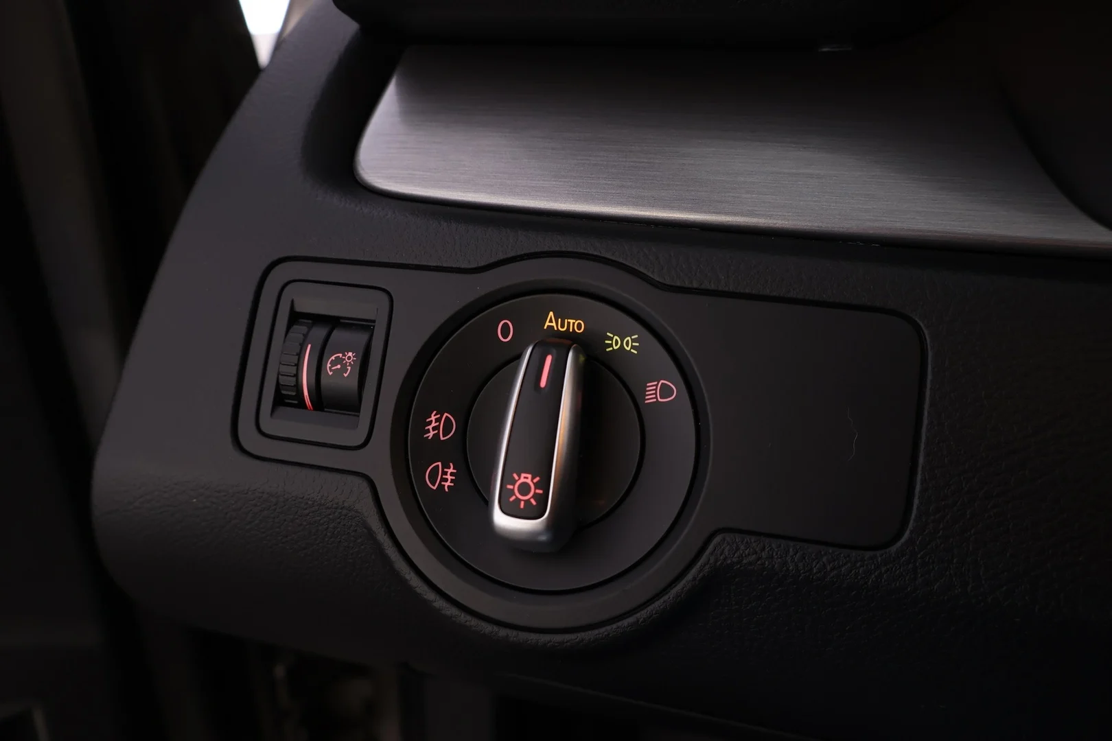 Car Image - 1WxwuBYQEC0TMCzoPqLYvG