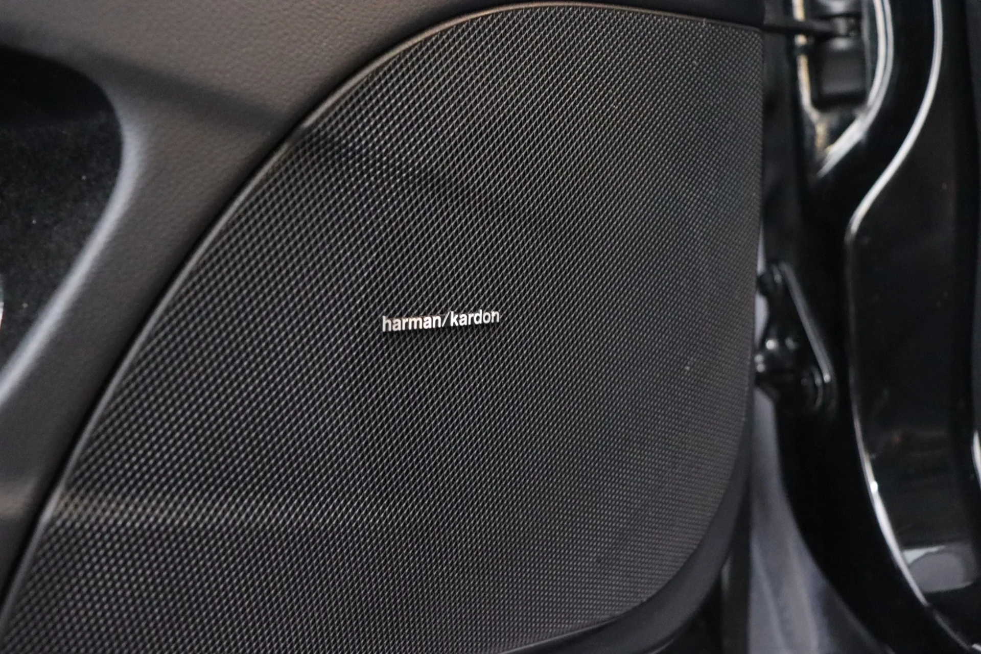 Car Image - 2K2PFJF0axmdAznzsYCeh0