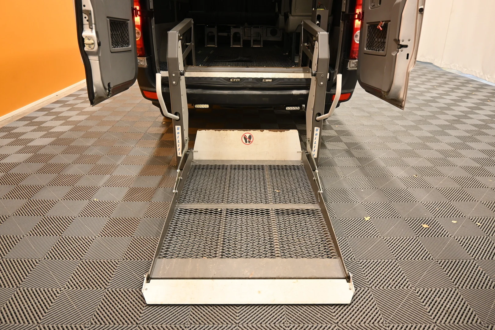 Car Image - 1TfU50dC9kNjsApeJquotR