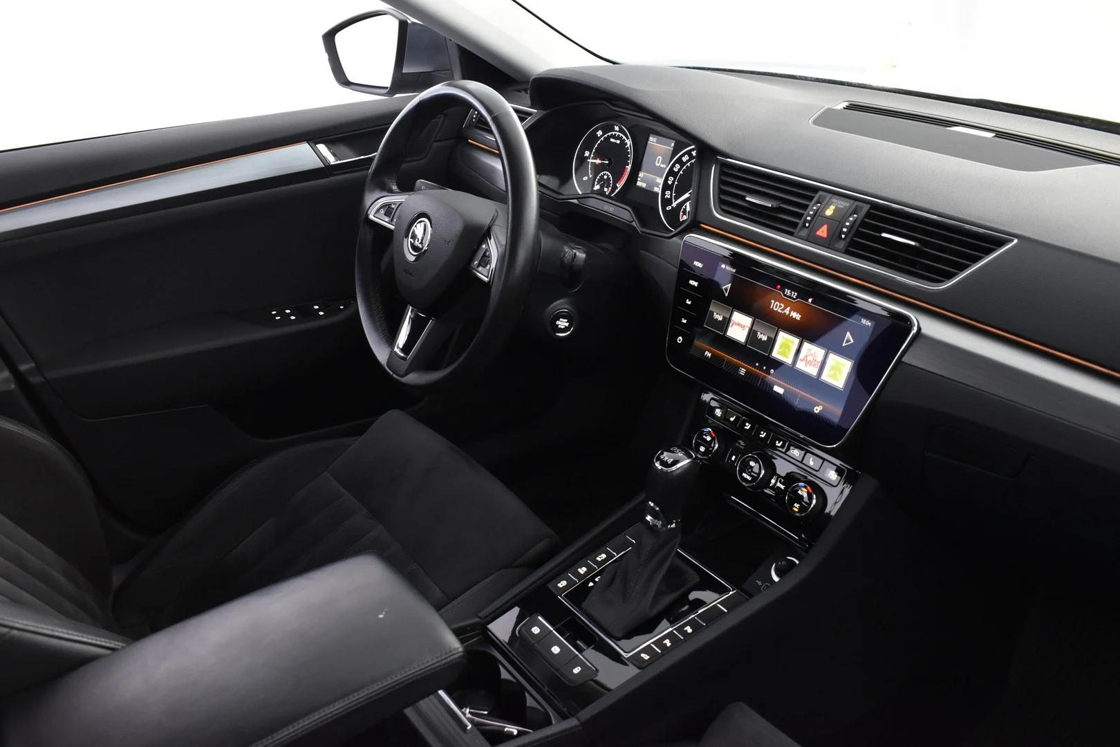 Car Image - 11r9cGRcOYx46RbP37CAw2